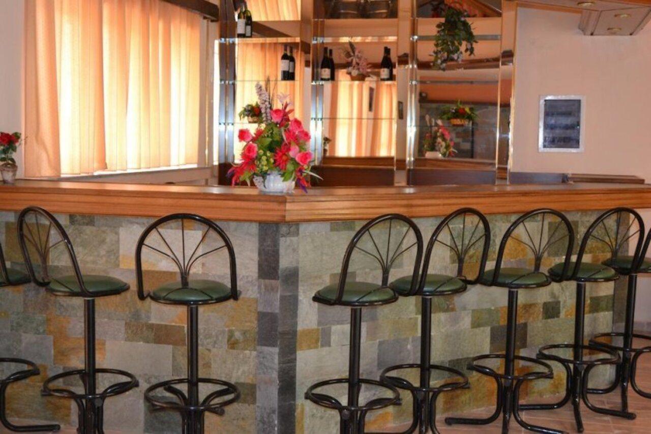 Karavos Hotel Apartments Архангелос Екстериор снимка