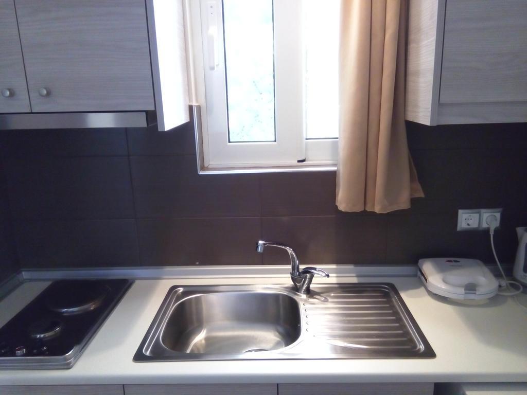 Karavos Hotel Apartments Архангелос Стая снимка