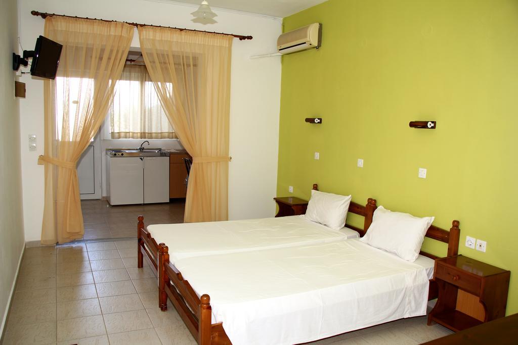 Karavos Hotel Apartments Архангелос Стая снимка