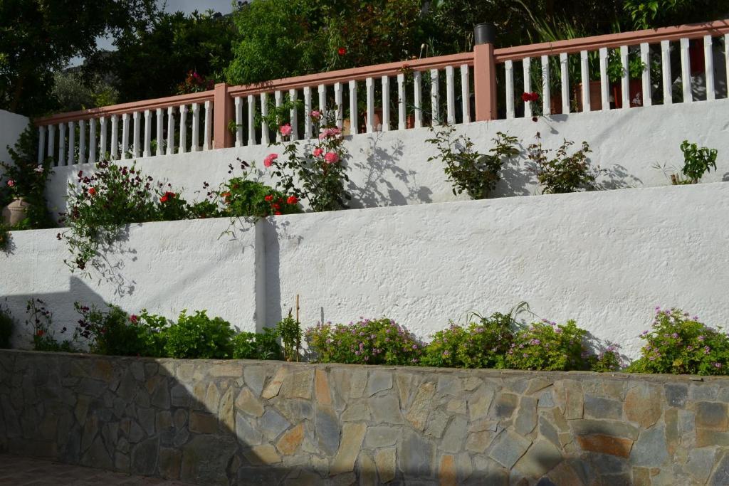 Karavos Hotel Apartments Архангелос Екстериор снимка