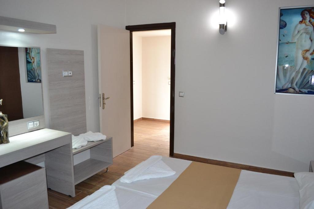 Karavos Hotel Apartments Архангелос Екстериор снимка
