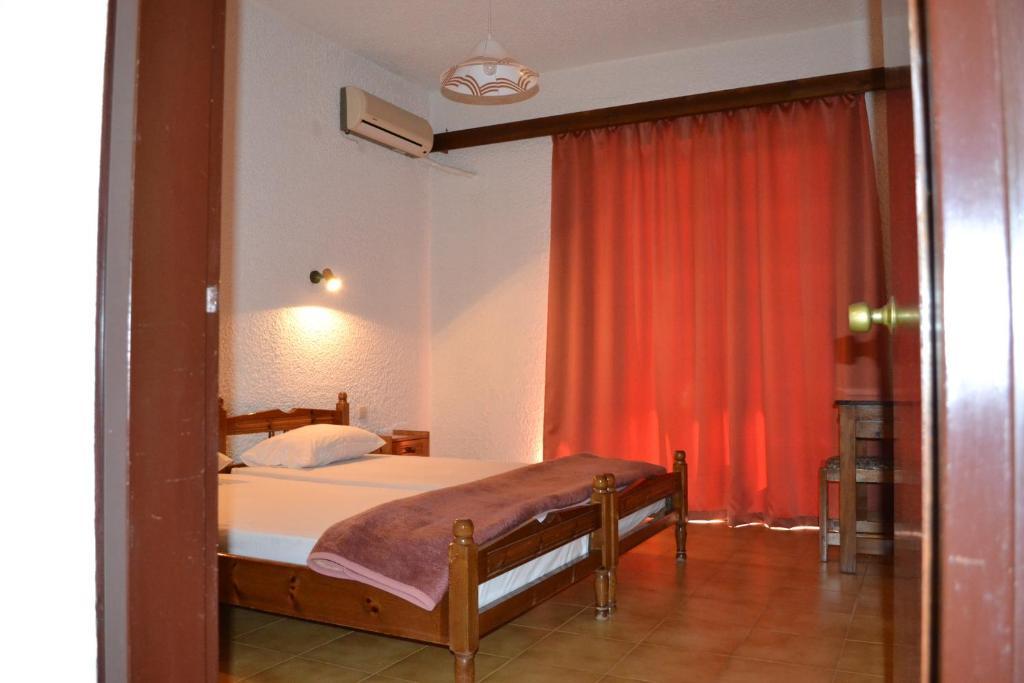 Karavos Hotel Apartments Архангелос Стая снимка