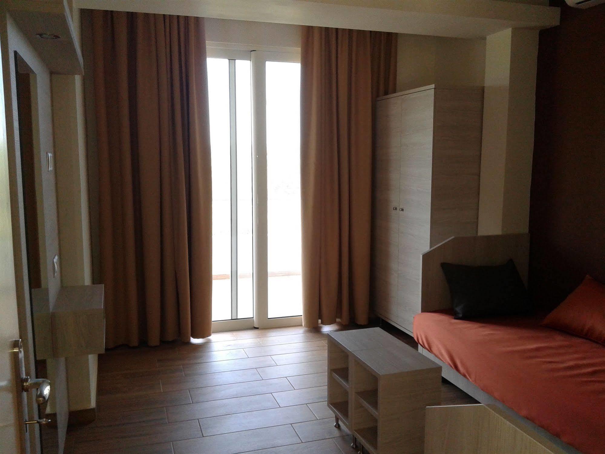Karavos Hotel Apartments Архангелос Екстериор снимка