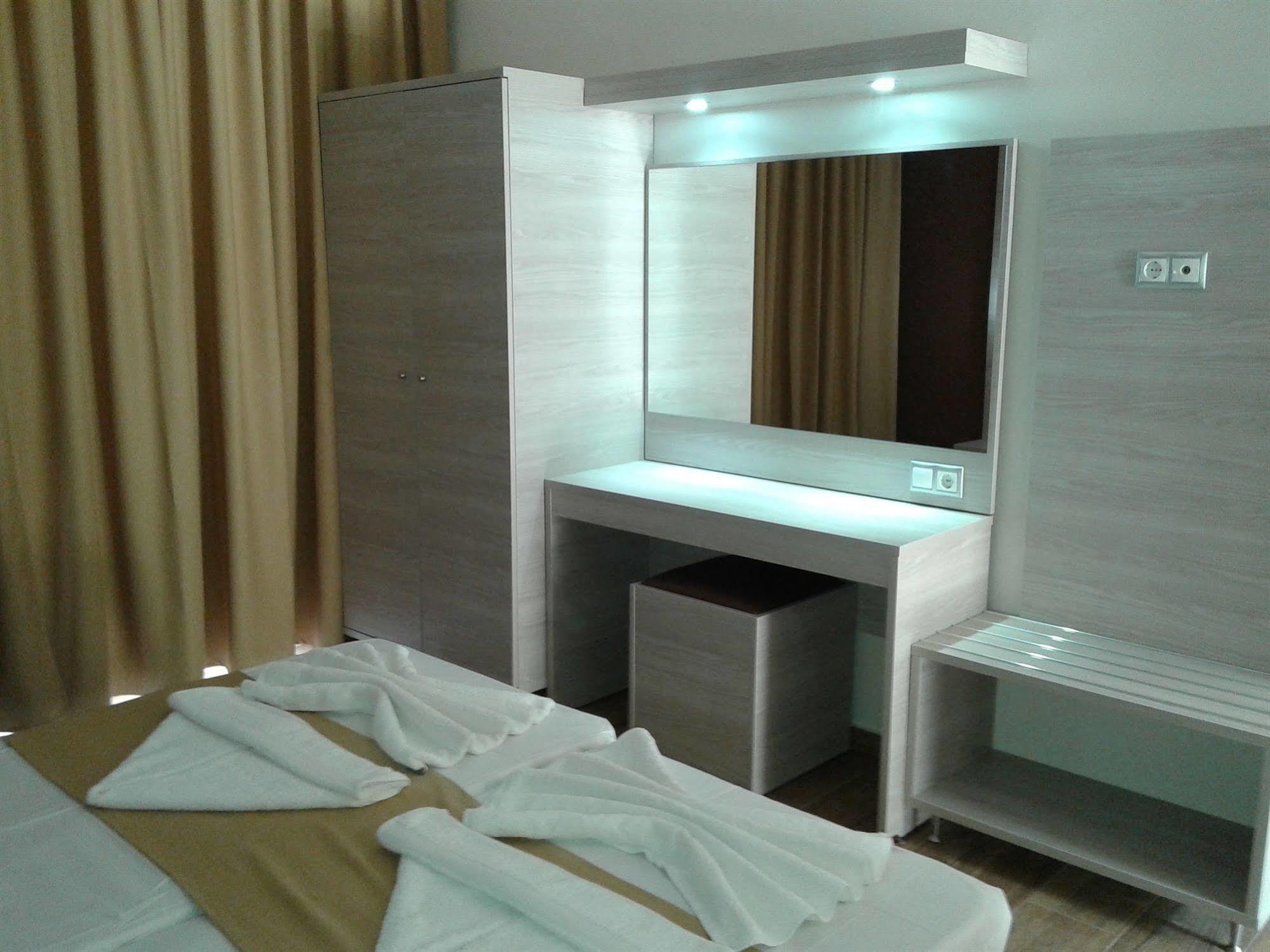 Karavos Hotel Apartments Архангелос Екстериор снимка