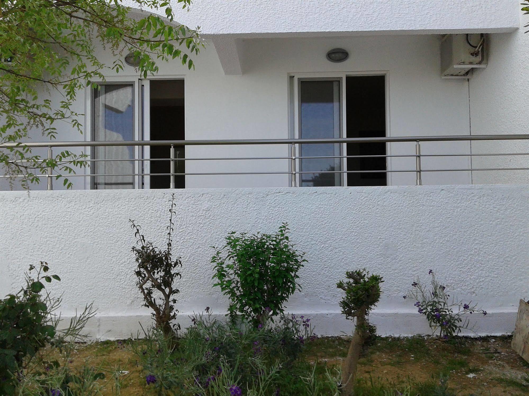 Karavos Hotel Apartments Архангелос Екстериор снимка
